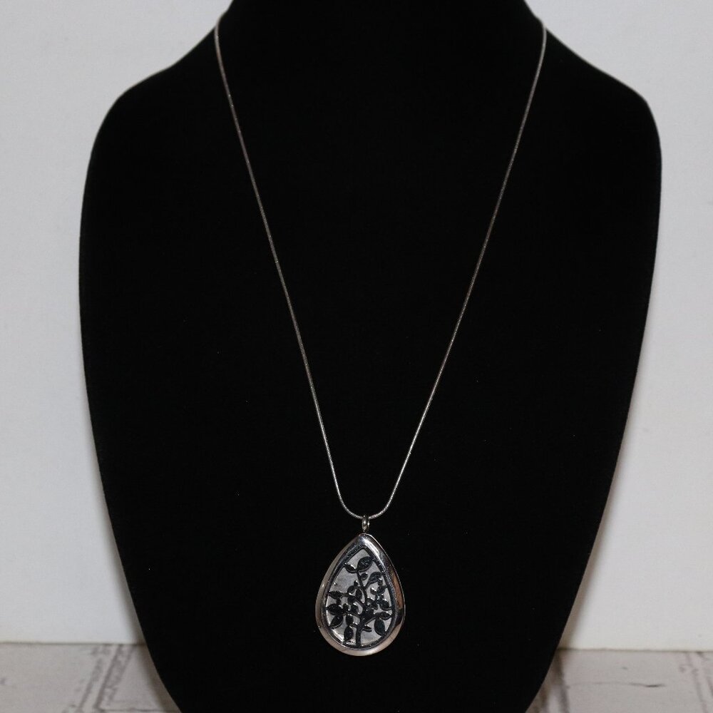 Beautiful silver and floral essence locket necklace 24-26"